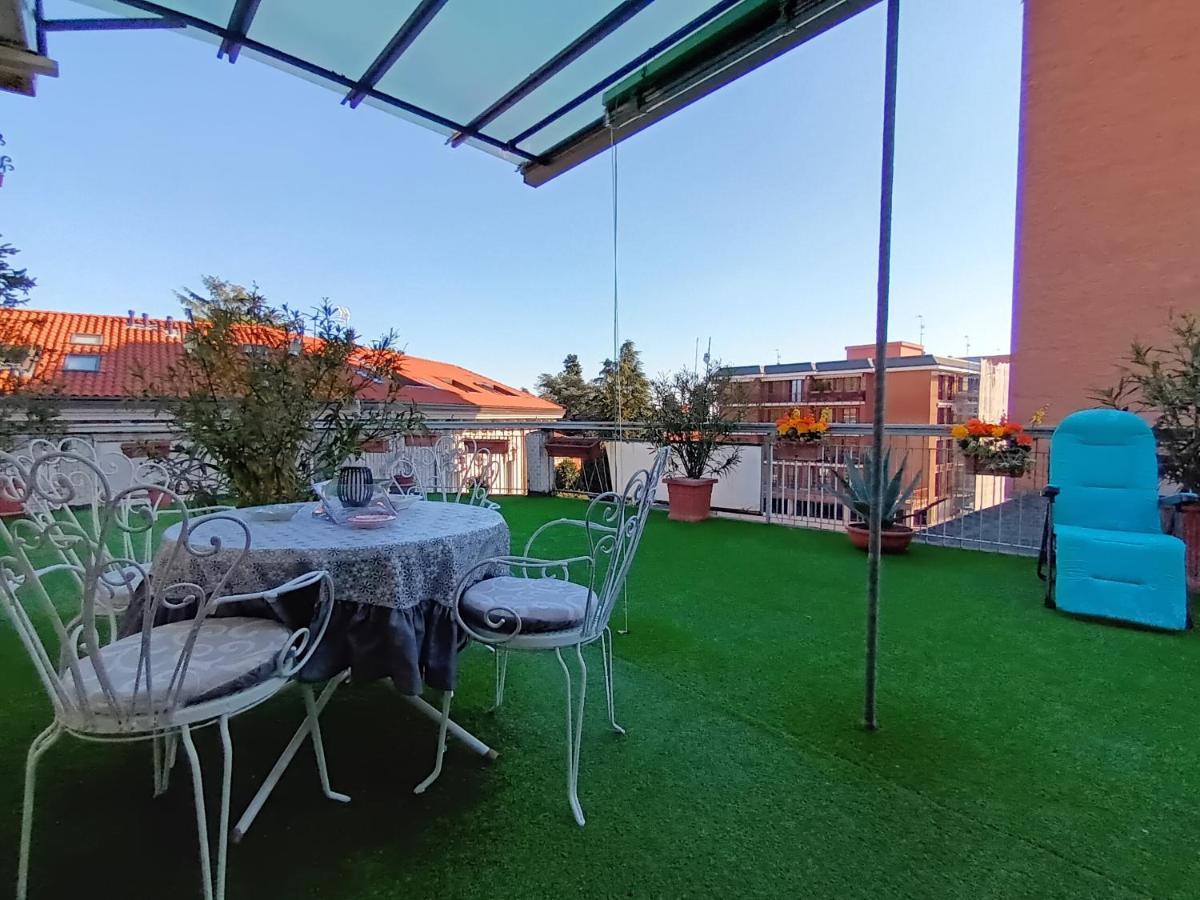 Апартаменти Terrazzo In Centro Сереньо Екстер'єр фото